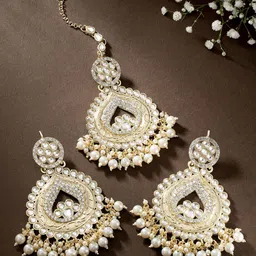 Peora Cream-Coloured Gold-Plated Kundan Studded & Beaded Jadau Jewellery Set image 1