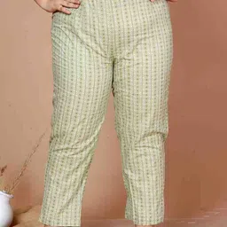 Doriyaan Plus Size Floral Printed V-Neck Pure Cotton Anarkali Kurta With Palazzos image 3