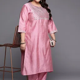 Sztori Plus Size Geometric Embroidered Mirror Work Straight Kurta with Trousers image 5