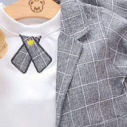 YK Boys Checked Notched Lapel Regular Fit Coat and Trousers Suit Set With T-Shirt image 4