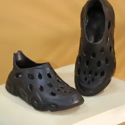 TAG 7 Men Rubber Casual Clogs image 1