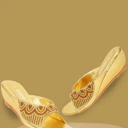 RACECOURSE Women Embellished Open Toe Wedge Heels-picture-20