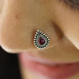 House of Aadyaa 925 Sterling Silver Stone Studded Stud Nosepin image 2