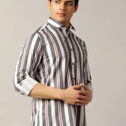 JB STUDIO Men Spread Collar Multi Striped Slim Fit Casual Shirt image 3