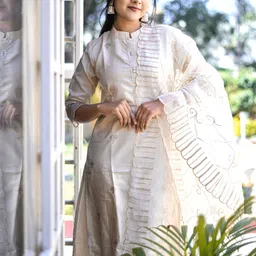 VredeVogel Floral Embroidered Thread Work Mandarin Collar Kurta with Trouser & Dupatta image 2
