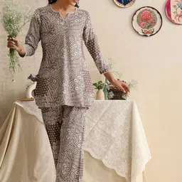 Khushal K Printed Cotton V-Neck Three Fourth Sleeve Top With Trouser Co-Ords image 2
