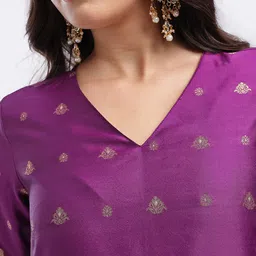 Anouk Rustic Ethnic Motif Woven Design V-Neck Kurta With Trousers & Dupatta image 4