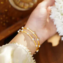 Rubans Set of 2 18K Gold-Plated Brass Bangles with White Cubic Zirconia Floral Design image 4