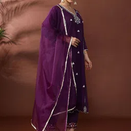 Anouk Embroidered Straight Thread Work Pure Cotton Kurta With Trousers & Dupatta image 4