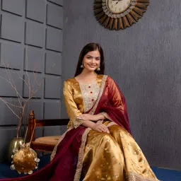 ftDiva Women Ethnic Motifs Embroidered Regular Kurti with Sharara & Dupatta-image-22