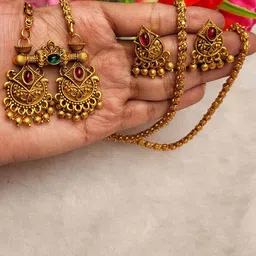 SAJSHRUNGAR JEWELLERY Gold-Plated Stone-Studded & Beaded Jewellery Set image 4