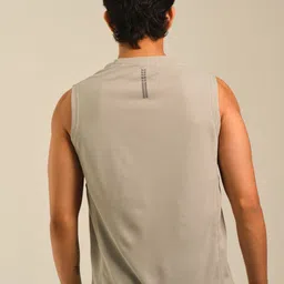 EAZY Man Pack Of 2 Dry-Fit Tank Vests image 4