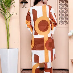 NAVYAAZRI Women Printed Regular Pure Cotton Kurta with Trousers image 3