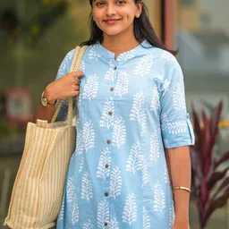 GoSriKi Floral Printed Mandarin Collar A-Line Kurta With Palazzos image 3