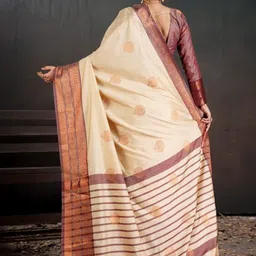 PEENGAX Woven Design Zari Silk Blend Handloom Kanjeevaram Saree image 2