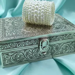 ORANGENYSHA Women Pearls Handcrafted Rhodium-Plated Multistrand Bracelet-image-2