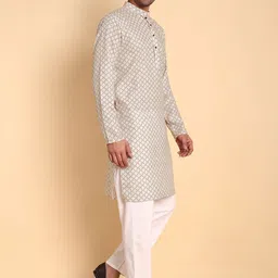 Vardha Floral Printed Mandarin Collar Straight Kurta image 5