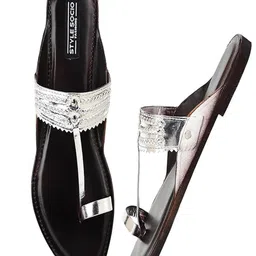 STYLE SOCIO FASHIONS Women One Toe Flats-picture-19