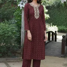 Sangria Ethnic Motifs Embroidered Thread Work Straight Kurta with Trouser-image-89