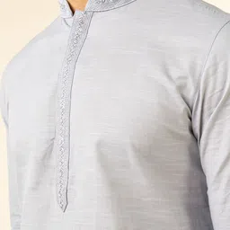 Diwas by Manyavar Men Mandarin Collar Cotton Straight Kurta image 4