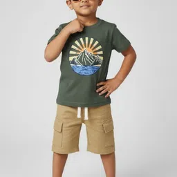 Biglilpeople Boys Printed T-shirt with Shorts image 3