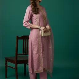 GEN Z TRENDS Embroidered Notch Neck Thread Work Straight Kurta With Trousers & Dupatta image 5