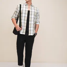 HIGHLANDER Men Cutaway Collar Checked Cotton Casual Shirt-picture-47