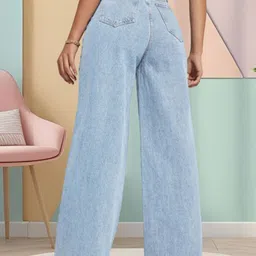 STITCH FACTORY Women Straight Fit High-Rise Light Fade Jeans image 2