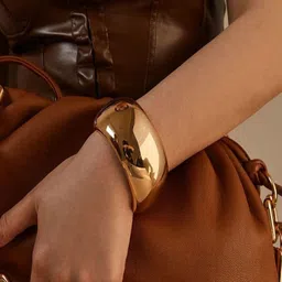 ROYAL NEEDS Bangle-Style Minimal Bracelet image 5