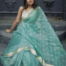 AAVEE Embellished Zari Linen Blend Saree image 3