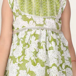 Cutiekins Girls Floral Printed A-Line Kurta with Trousers & Dupatta image 4