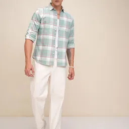 HIGHLANDER Men Cutaway Collar Checked Cotton Casual Shirt-image-40