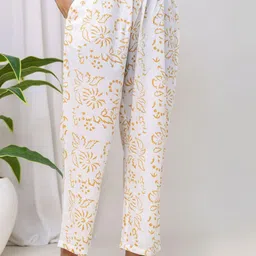 Jaipur Love Women Floral Printed Cotton Kurta with Trousers & Dupatta image 3