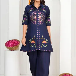 Kaftanize Embroidered Tunic With Trouser Co-Ords-picture-27