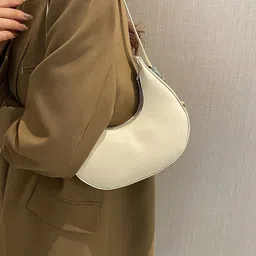 GLO GLAMP Women Solid Half Moon Shoulder Bag image 2