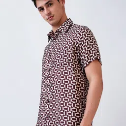 SPYKAR Men Spread Collar Geometric Printed Casual Shirt image 2