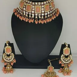 Gyaan Jewels Gold-Plated Stone-Studded & Beaded Necklace & Earrings With Maang Tika-picture-15