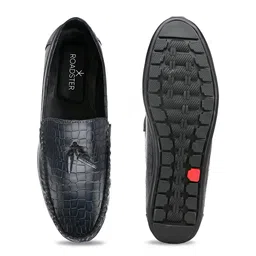 Roadster Men Blue Textured Loafers image 5