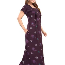 TRUNDZ Women Printed Square Neck Maxi Nightdress image 3