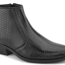 roadster Men black textured comfortable high top heeled casual slip on regular chelsea b Boots For Men image 3