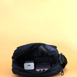 ZIPLINE Unisex Textured Messenger Bag image 4