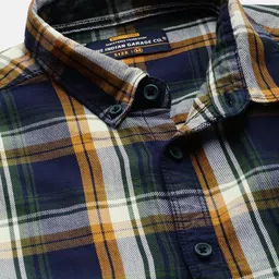 the indian garage co. Men Slim Fit Checkered Spread Collar Casual Shirt image 2