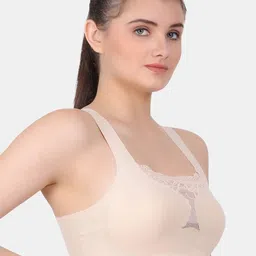 Amour Secret Full Coverage Removable Pad Seamless Sports Bra image 3