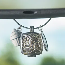 YANKEE CANDLE White Cupcake Charm Car Freshener-image-12