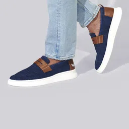 NEEMANS Unisex Textured Slip-On Sneakers image 3