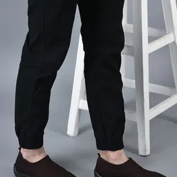 Liberty Men Textured Round Toe Lightweight Croslite Slip-On Sneakers image 4