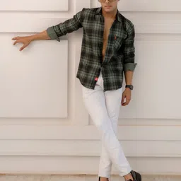 SURHI Relaxed Tartan Checks Opaque Cotton Casual Shirt-picture-18