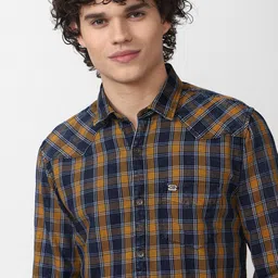 Peter England Casuals Men Checks Slim Fit Cotton Casual Shirt image 4