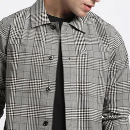 THE BEAR HOUSE 
Men Checked Regular Fit Cotton Shacket image 5