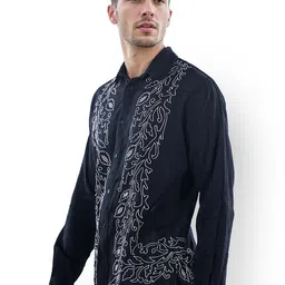 Celio Embroidered Spread Collar Casual Shirt image 3